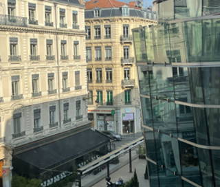 Bureau privé 60 m² 12 postes Location bureau Rue de la République Lyon 69002 - photo 3